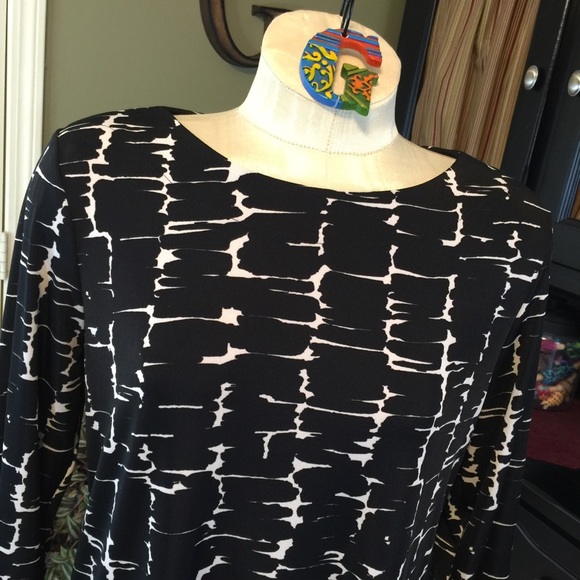 Easywear by Chico’s B& W Tunic Chico’s Size 1 - Picture 2 of 5